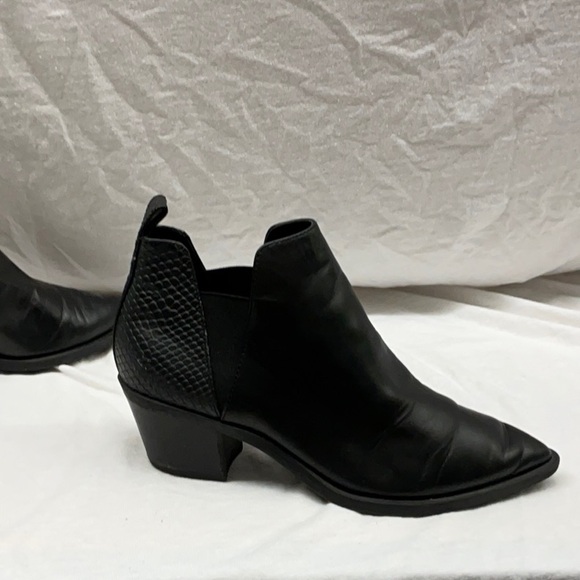 Dolce Vita Black Ankle Booties with Pointed Toe - Picture 8 of 10
